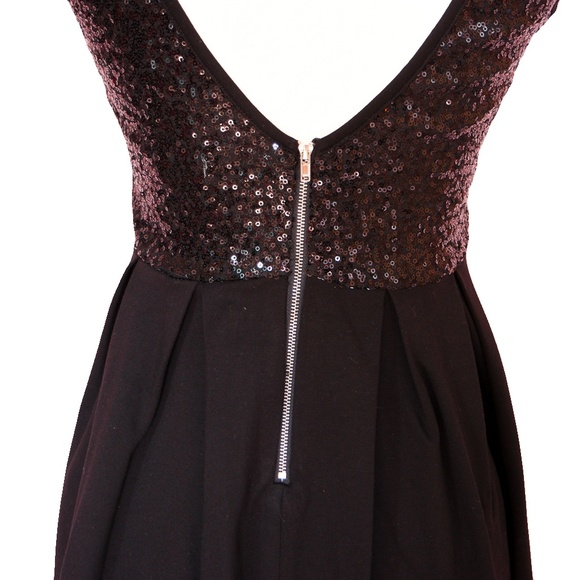 Black Sleeveless Backless Pleated Sequin Dress - Picture 5 of 5